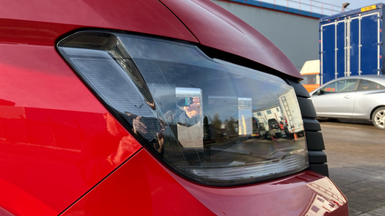 Volkswagen Crafter Cr35 Mwb Diesel 2.0 TDI 177PS Commerce Plus High Roof Van